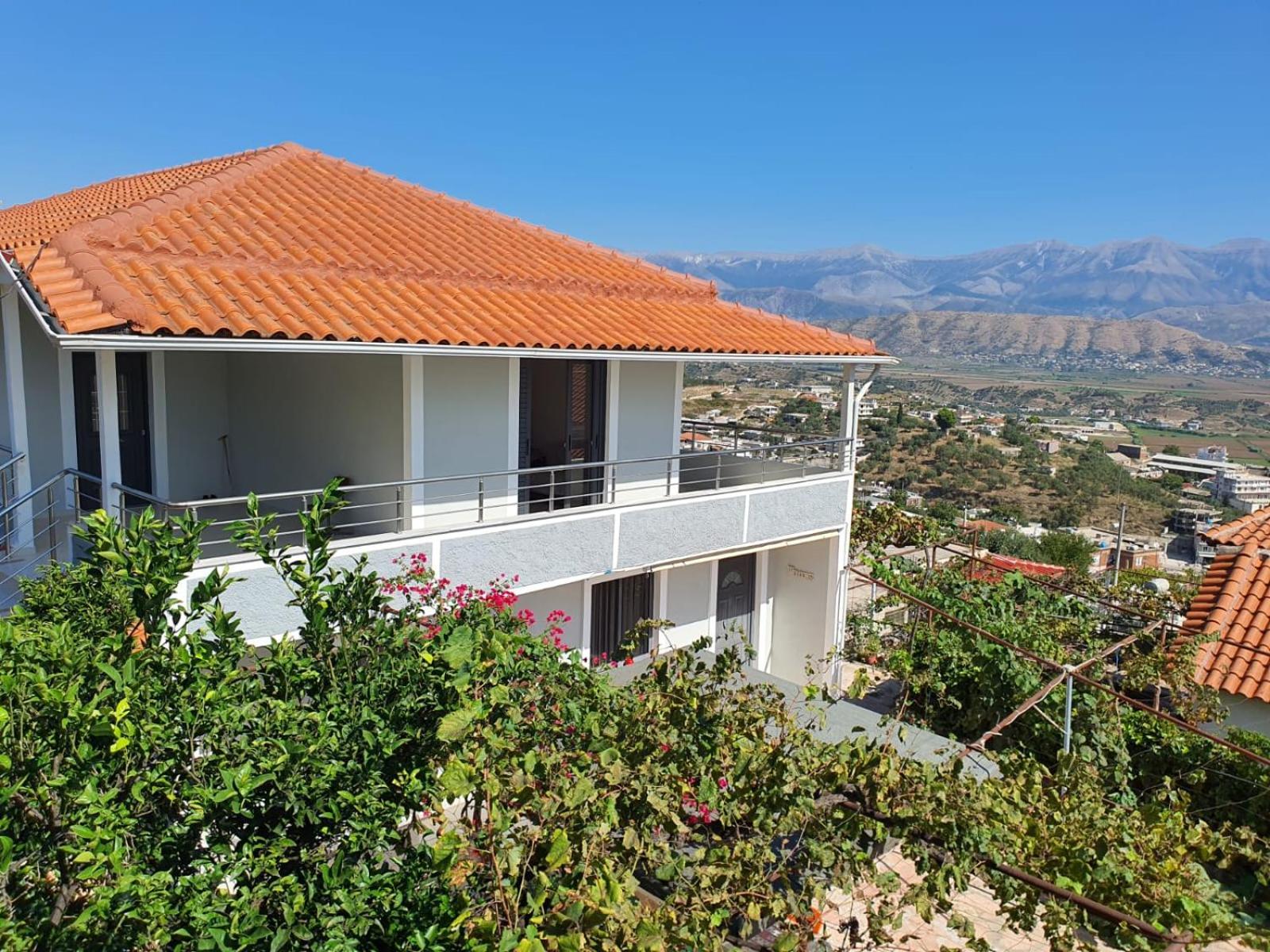 Akeron'S Rooms Sarande Bagian luar foto