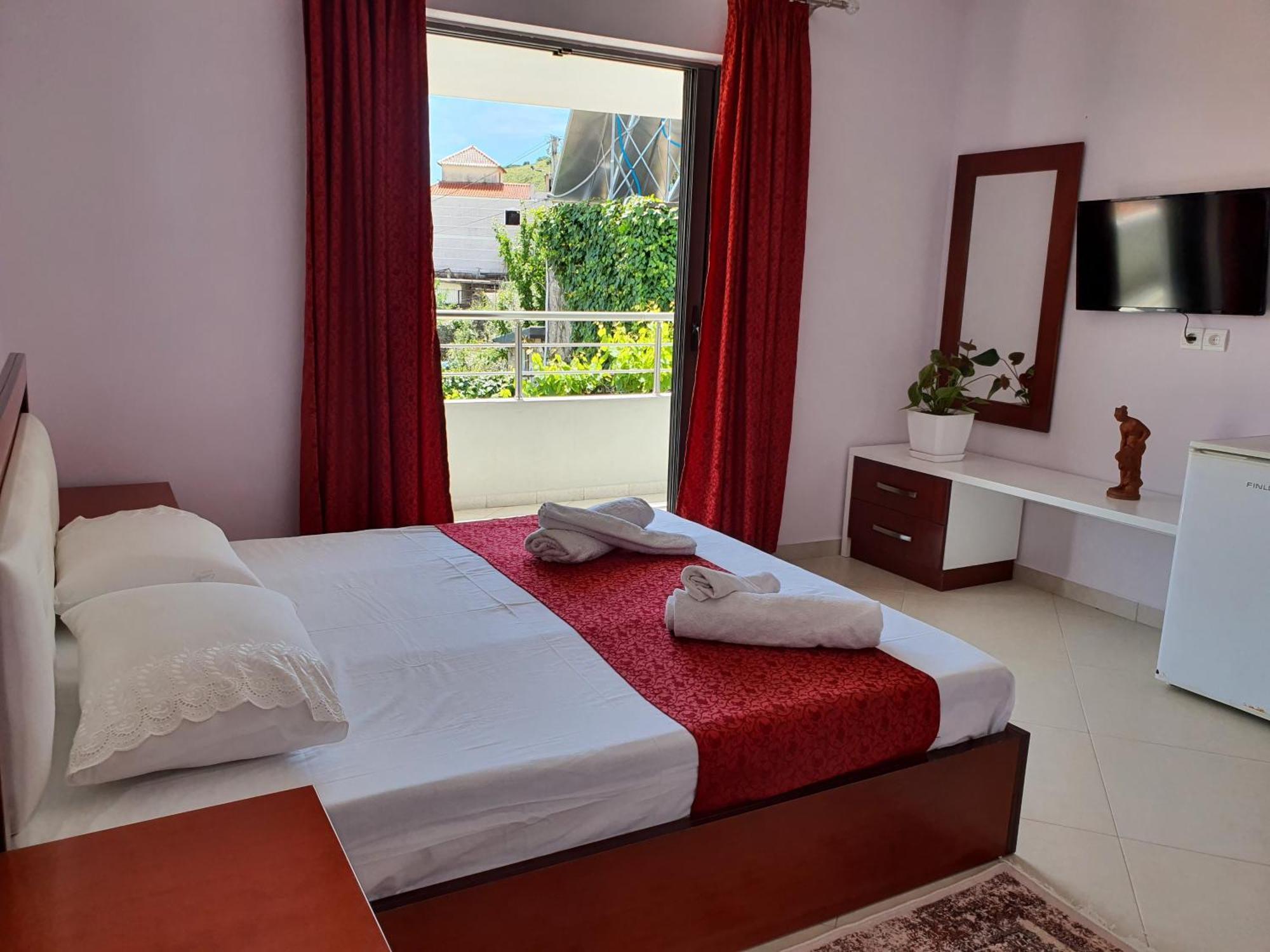 Akeron'S Rooms Sarande Bagian luar foto